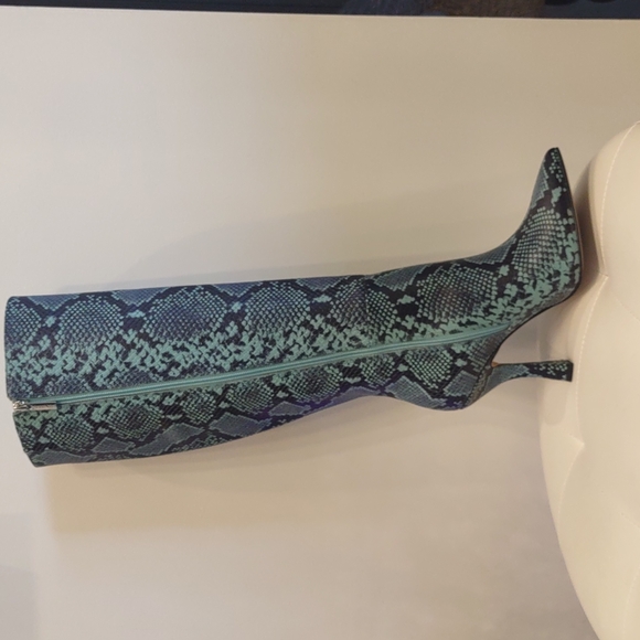 Gianni Bini Knee High Heel Boots Leather Snakeskin Blue Black Side Zip Sexy 7 - Picture 4 of 7